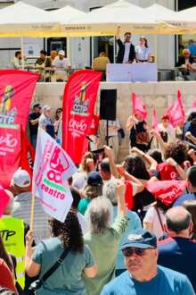 Coimbra parou contra o pacote laboral e trabalhadores encheram a Praça 8 de Maio